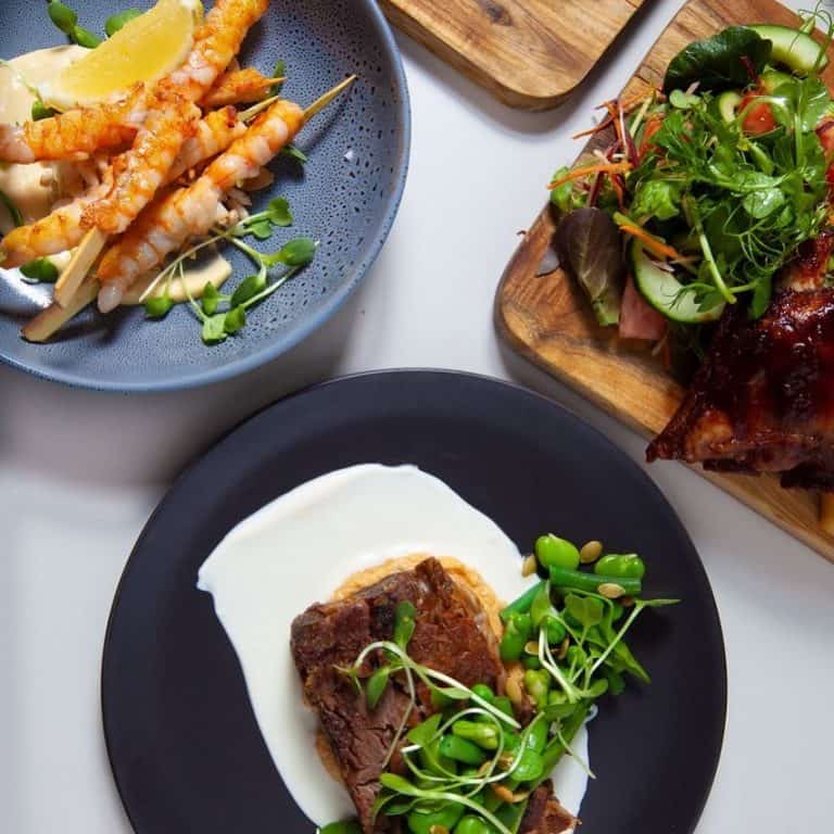 Finnians Tavern 2 768x768