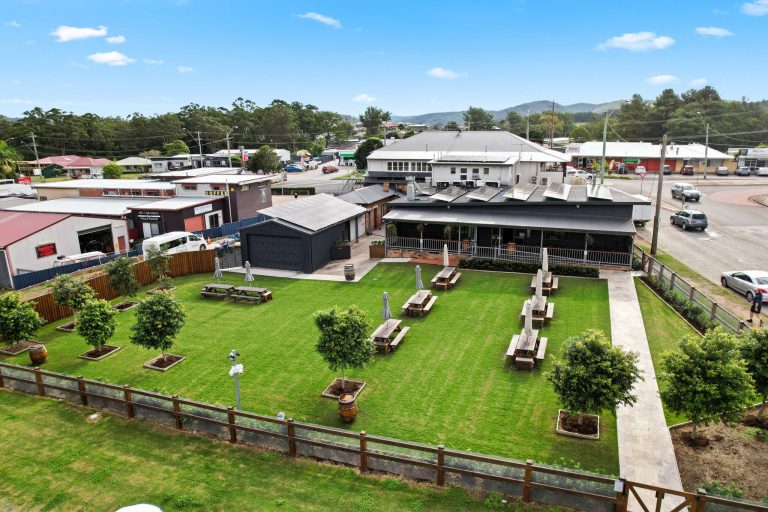 Royal Hotel Kew 2 768x512