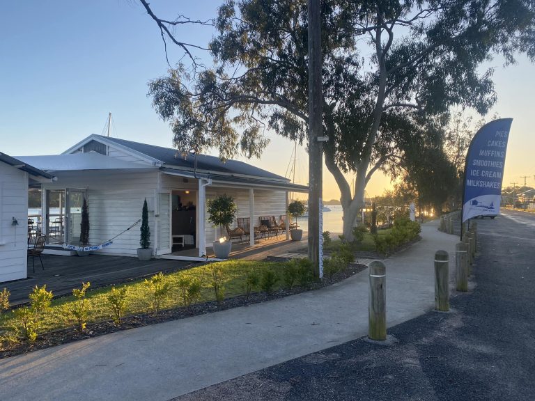 Dunbogan Boatshed and Marina 768x576
