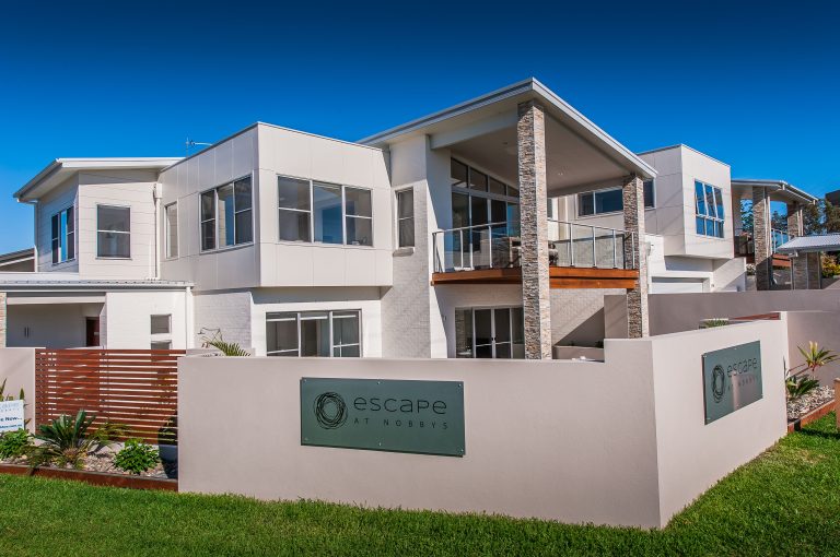 Escape Beach House 1 19 dcb406fe302f02b39b58e28736134e65 768x510